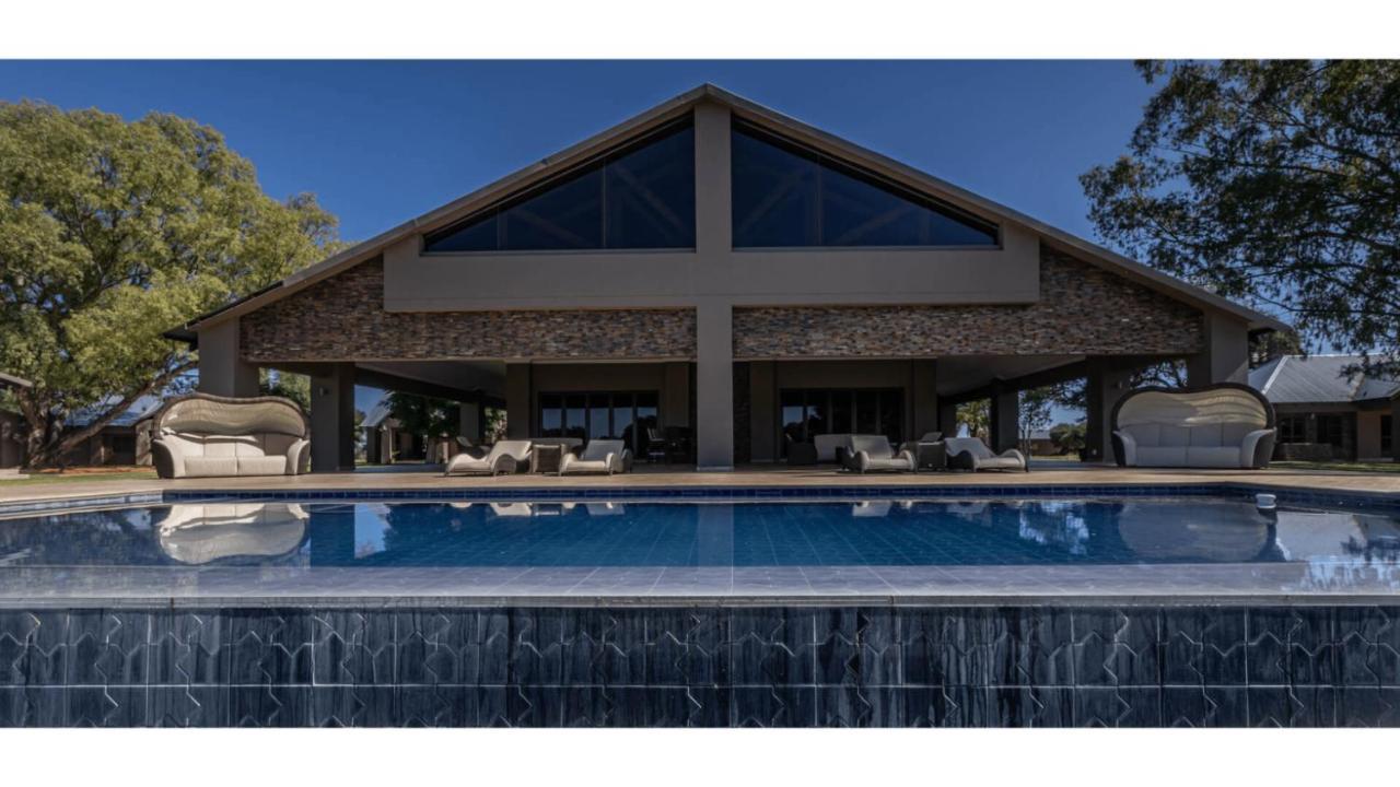 Sandune Game Lodge Gobabis Eksteriør billede
